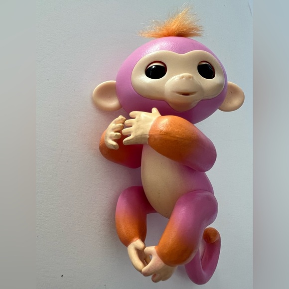 Lot Of 4 Fingerlings Interactive Baby Monkeys, Panda And Unicorn Talking Toys - Picture 2 of 5